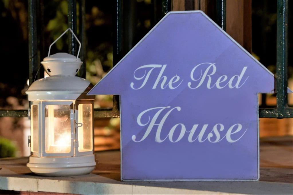 The Red House In Dassia Bagian luar foto