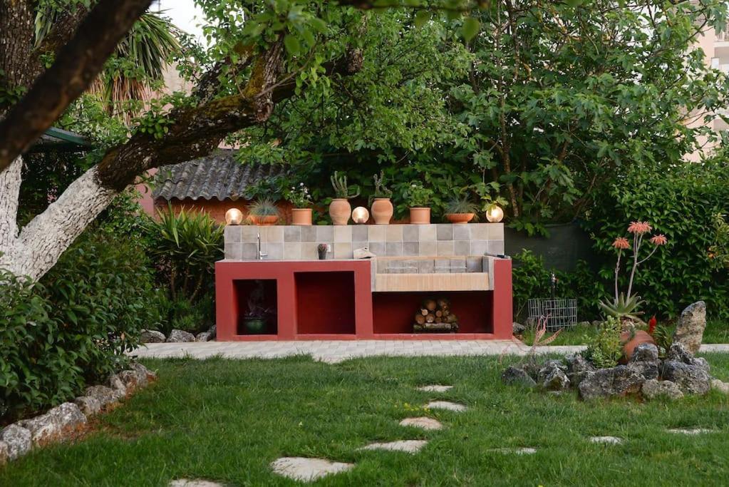 The Red House In Dassia Bagian luar foto